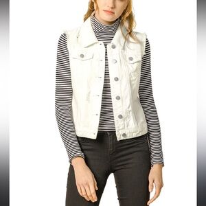 LOGO by Lori Goldstein Denim Vest.(This vest can also fit a size S or M.)